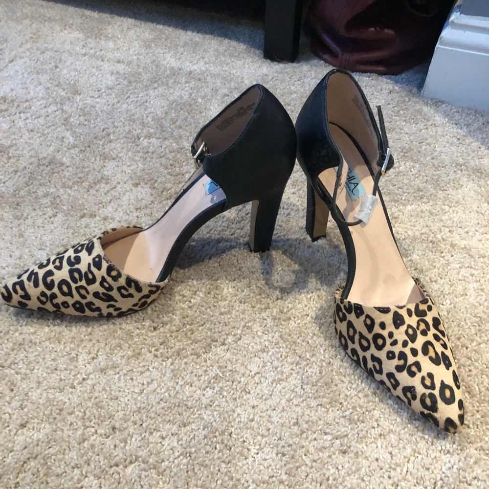 Cynthia Rowley leopard print heel size 10
